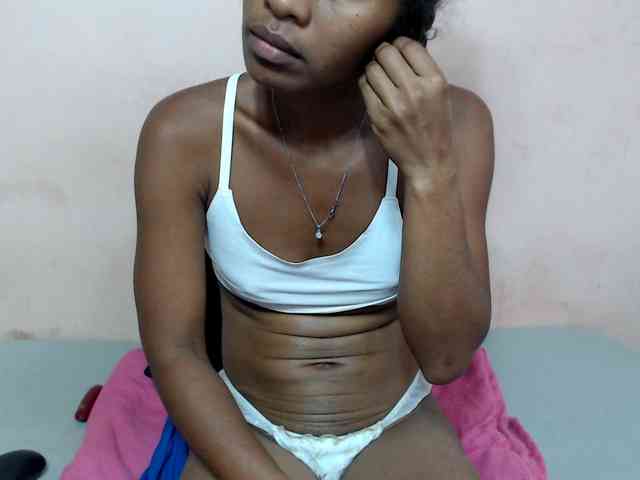 DonnelaQuin webcam