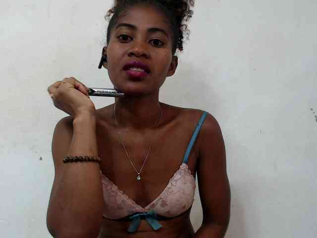 DonnelaQuin webcam