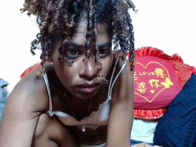 DonnelaQuin Live Webcam on BongaCams