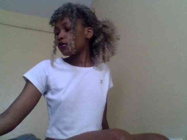 LolaMyst webcam