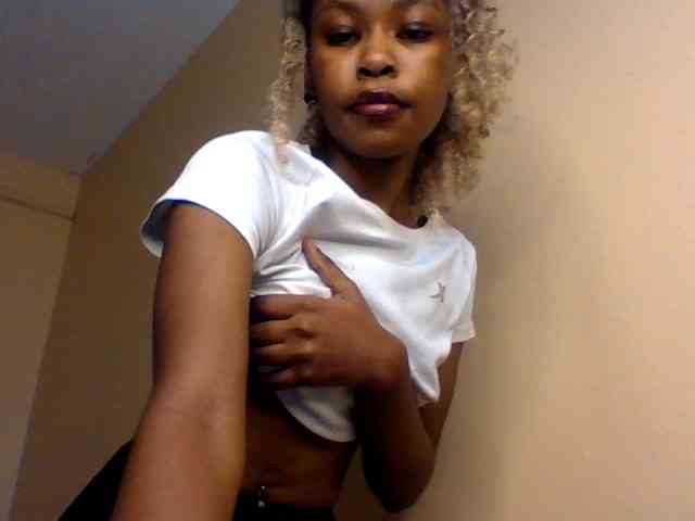 LolaMyst webcam