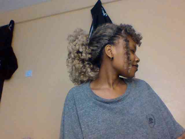 LolaMyst webcam