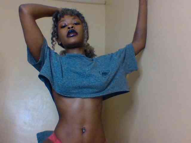 LolaMyst webcam