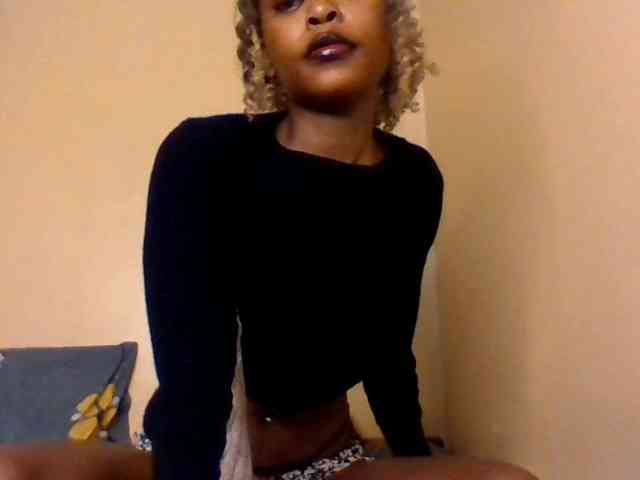LolaMyst webcam