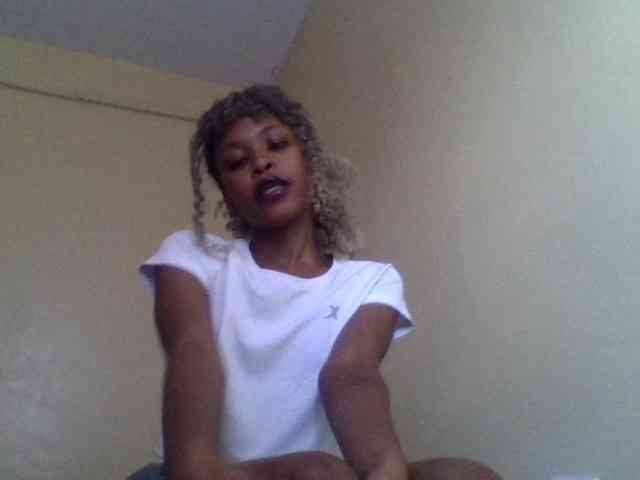 LolaMyst webcam