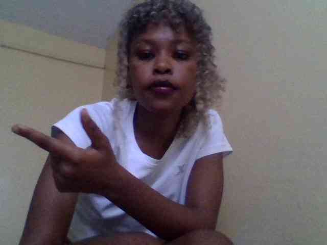 LolaMyst webcam