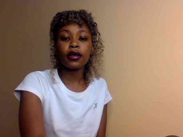 LolaMyst webcam