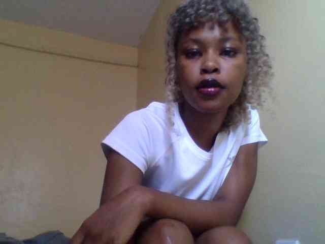 LolaMyst webcam