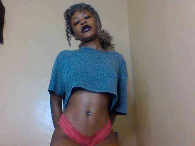 LolaMyst webcam