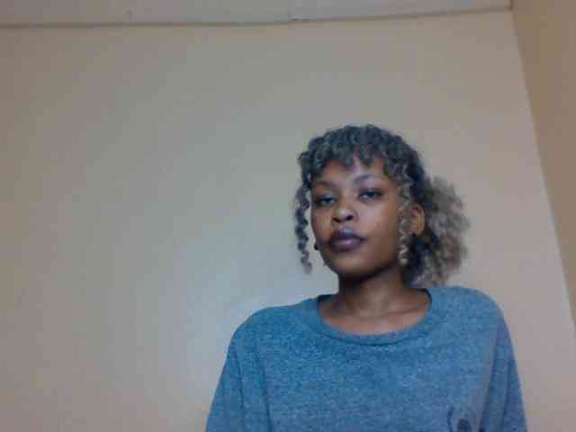 LolaMyst webcam