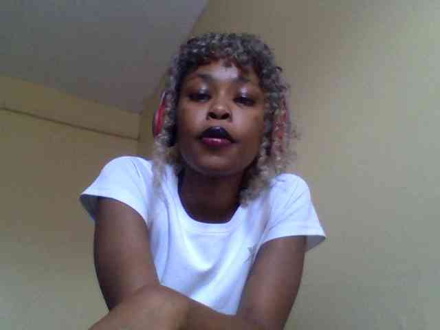 LolaMyst webcam