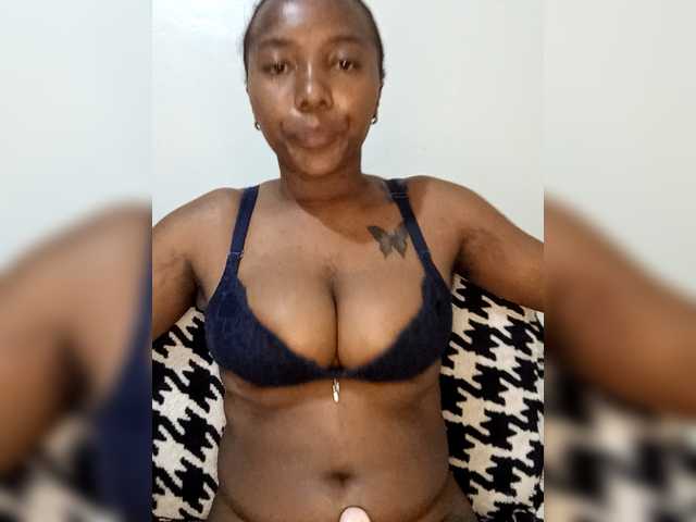 Goddessjoy's BongaCams show and profile