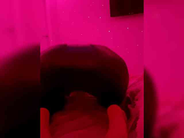 Alenasweetdesireee webcam