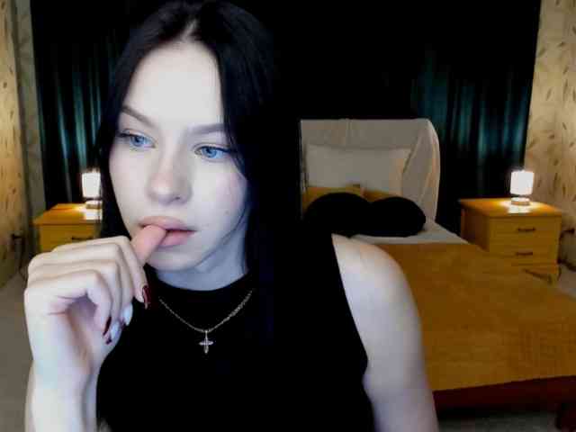 LolaSprinkle webcam