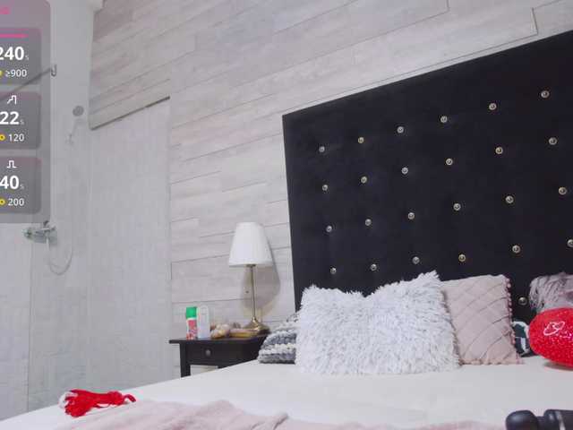 Ella-Lizzie live cam profile