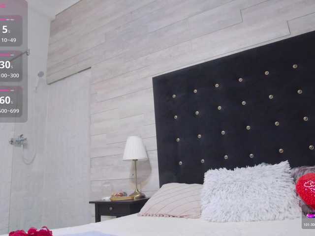 Ella-Lizzie's BongaCams show and profile