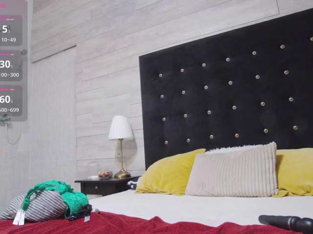 Ella-Lizzie's BongaCams show and profile