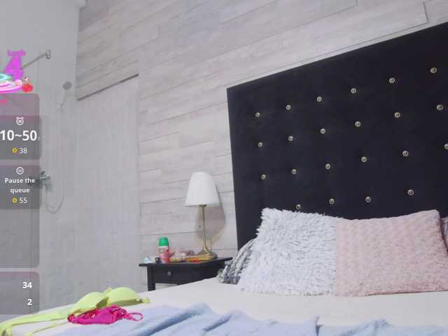 Ella-Lizzie's BongaCams show and profile