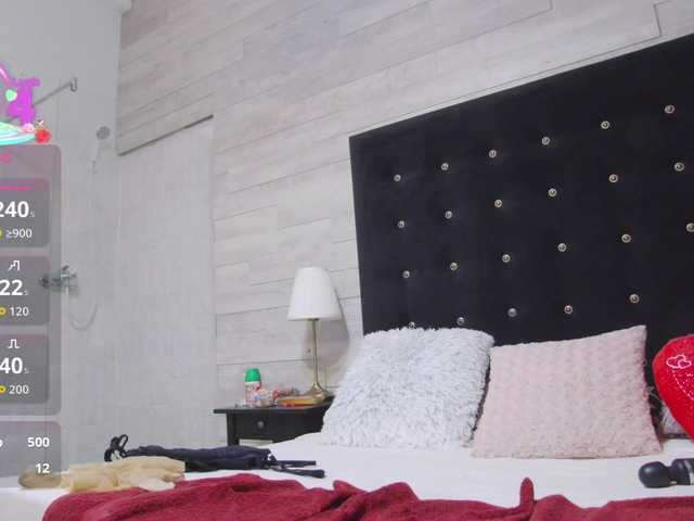 Ella-Lizzie's BongaCams show and profile