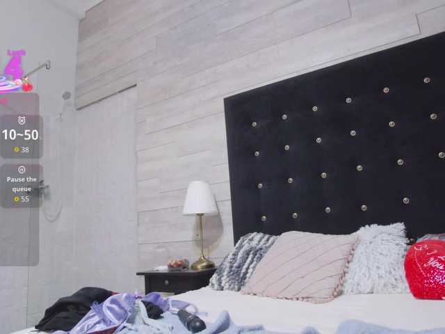 Ella-Lizzie's BongaCams show and profile