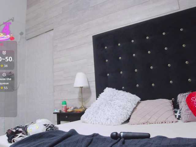 Ella-Lizzie's BongaCams show and profile