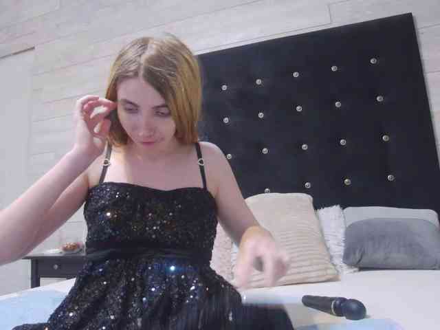 Ella-Lizzie webcam