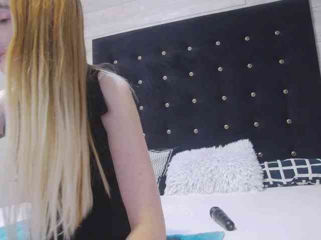 Ella-Lizzie webcam