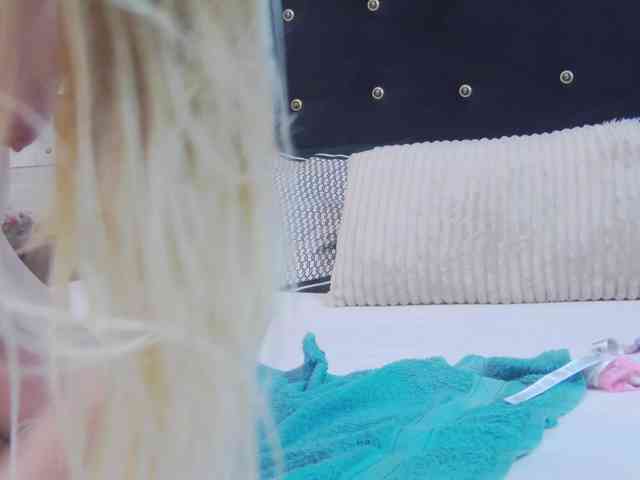 Ella-Lizzie webcam