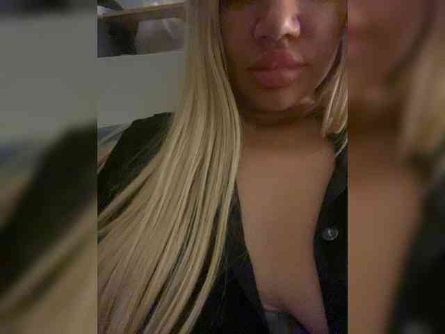 LeraDXB webcam