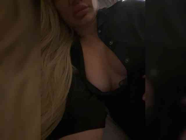 LeraDXB webcam