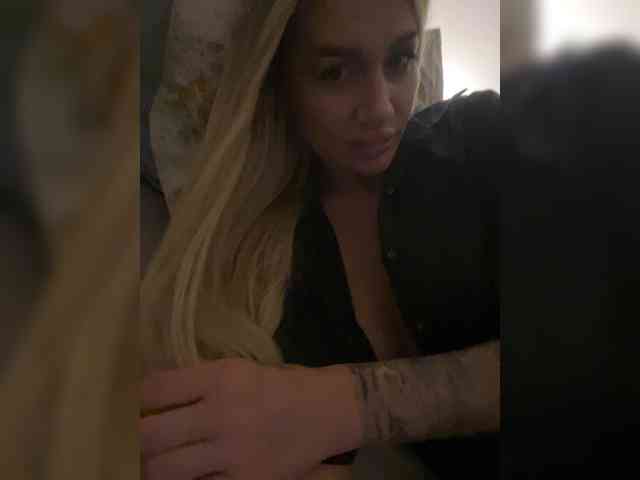 LeraDXB webcam