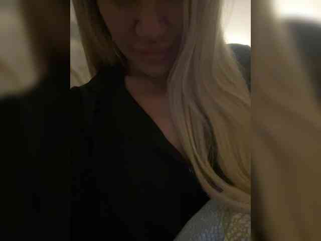 LeraDXB webcam