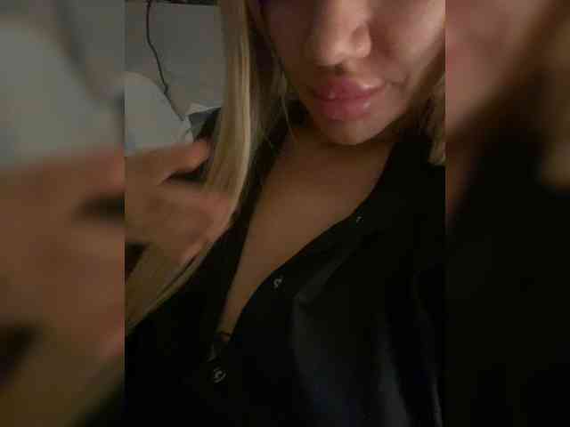 LeraDXB webcam