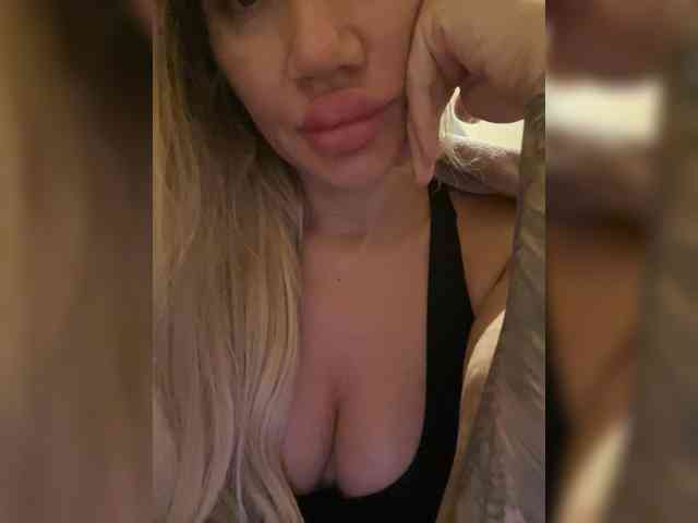 LeraDXB webcam