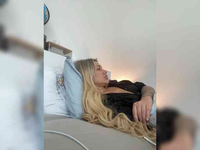 LeraDXB webcam