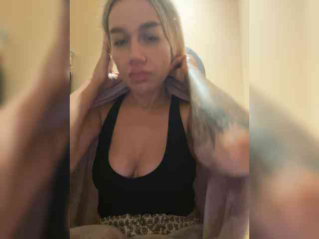 LeraDXB webcam