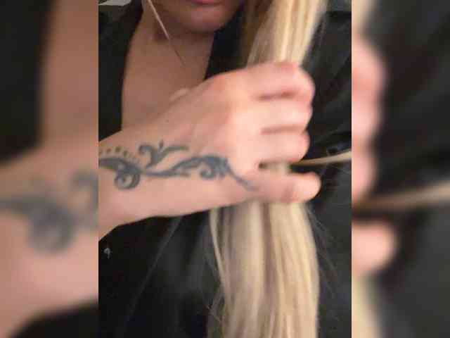 LeraDXB webcam