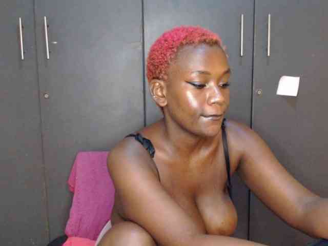 Rubby4 Live Webcam on BongaCams