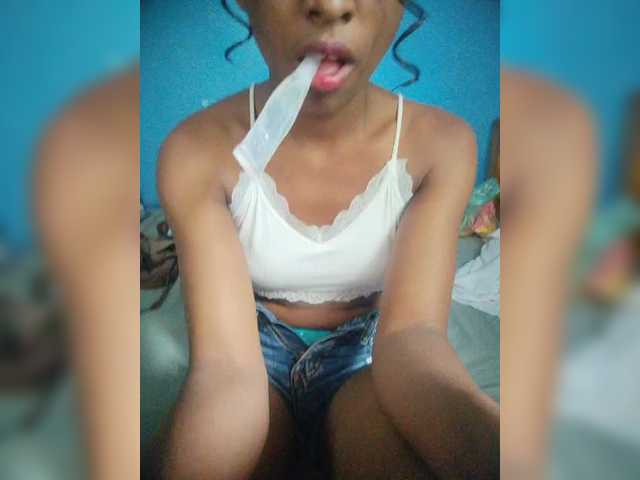 Annais19's BongaCams show and profile