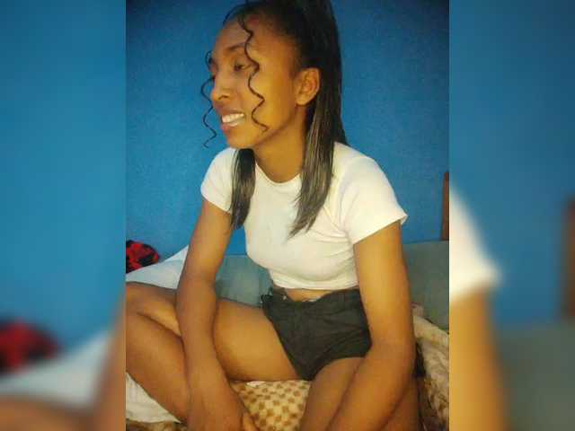 Annais19's BongaCams show and profile