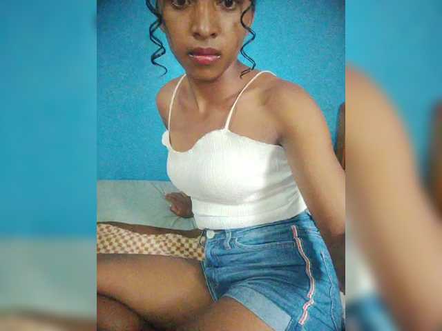 Annais19's BongaCams show and profile