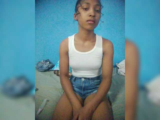 Annais19's BongaCams show and profile