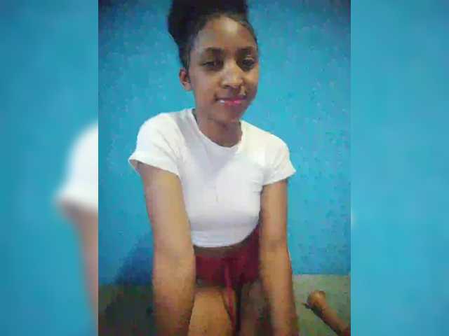 Annais19's BongaCams show and profile