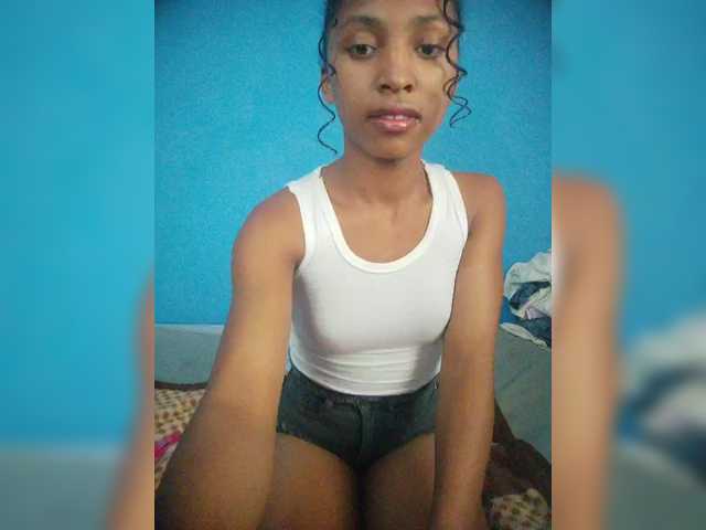 Annais19's BongaCams show and profile