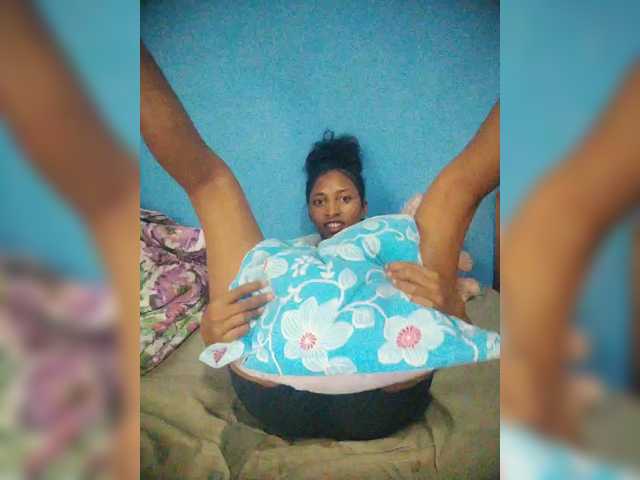 Annais19's BongaCams show and profile