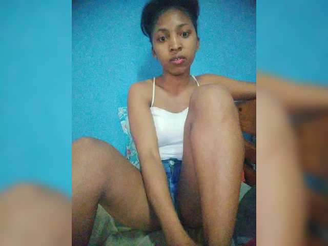 Annais19's BongaCams show and profile