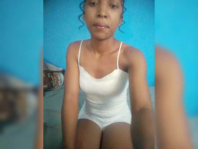 Annais19's BongaCams show and profile