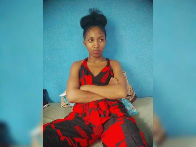 Annais19's BongaCams show and profile