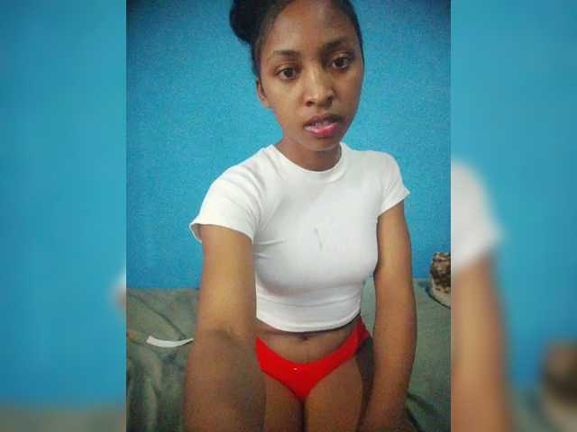 Annais19's BongaCams show and profile