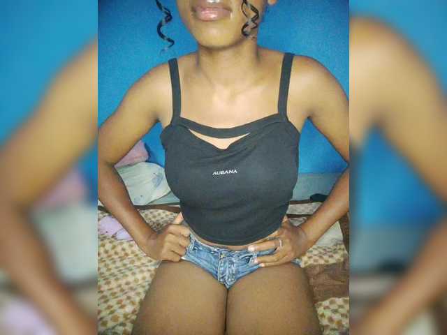 Annais19's BongaCams show and profile